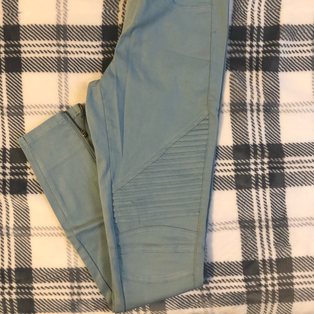 Motto teal leggings with a zipper on the bottom